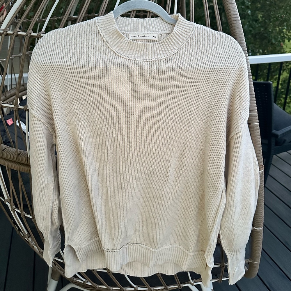 Moon & Madison cream knit sweater